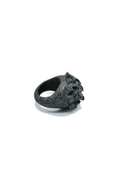 Gems in chains metallic black