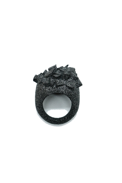 Gems in chains metallic black